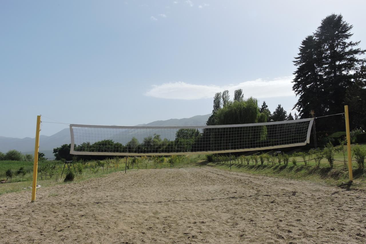 Lakeview Hotel And Resort Otesevo Exterior foto