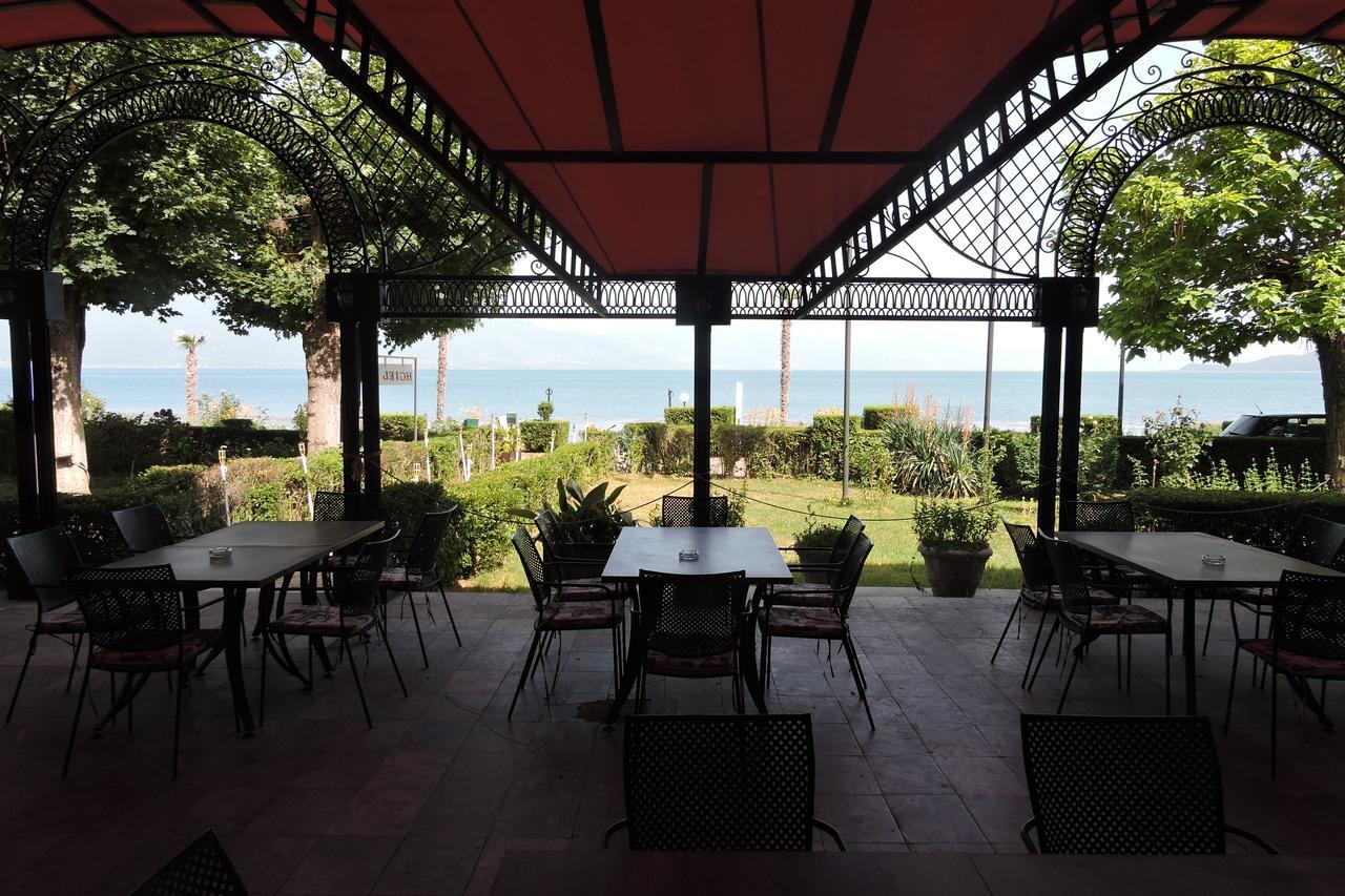 Lakeview Hotel And Resort Otesevo Exterior foto