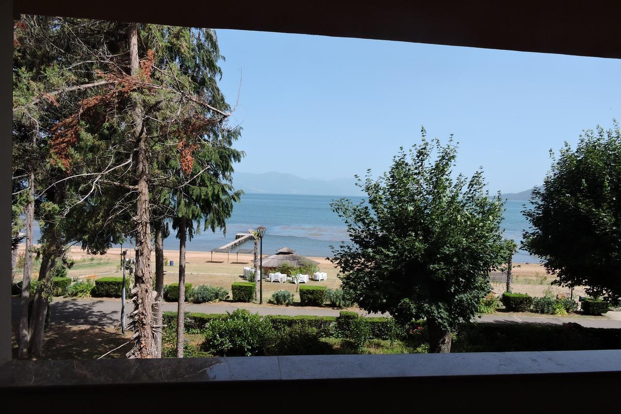 Lakeview Hotel And Resort Otesevo Exterior foto